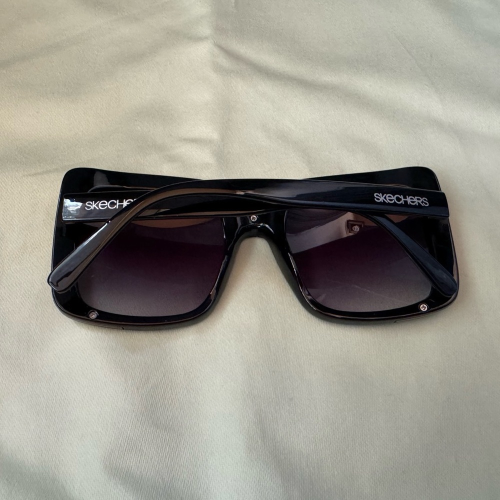 Skechers Black Sunglasses - Picture 4 of 6